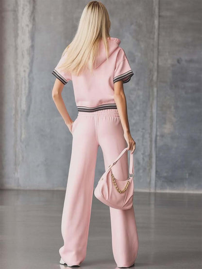 Kamila – sports outfit with hood