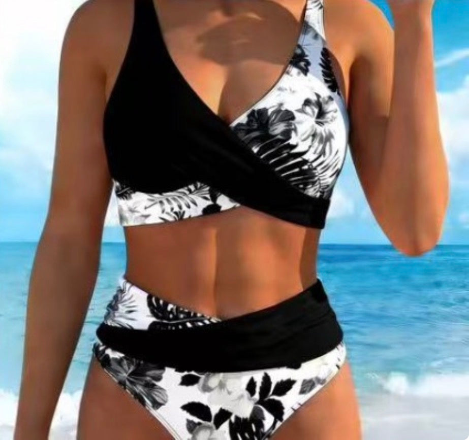 Bikini Contrast Floral Pattern Split