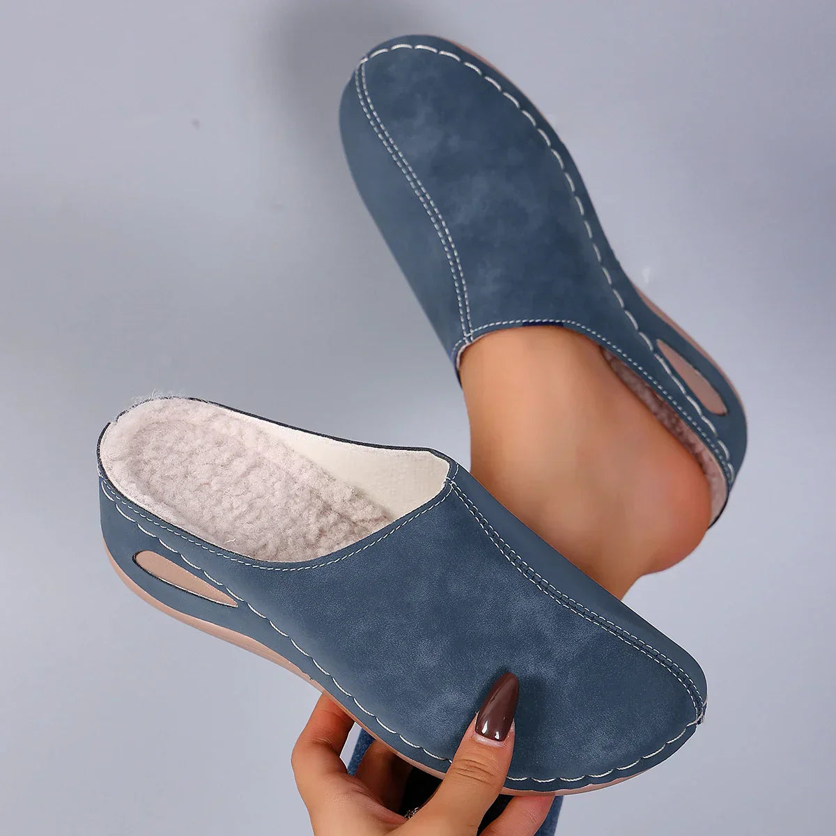 Orthopaedic Slippers with Daily Comfort and Timeless Home Style