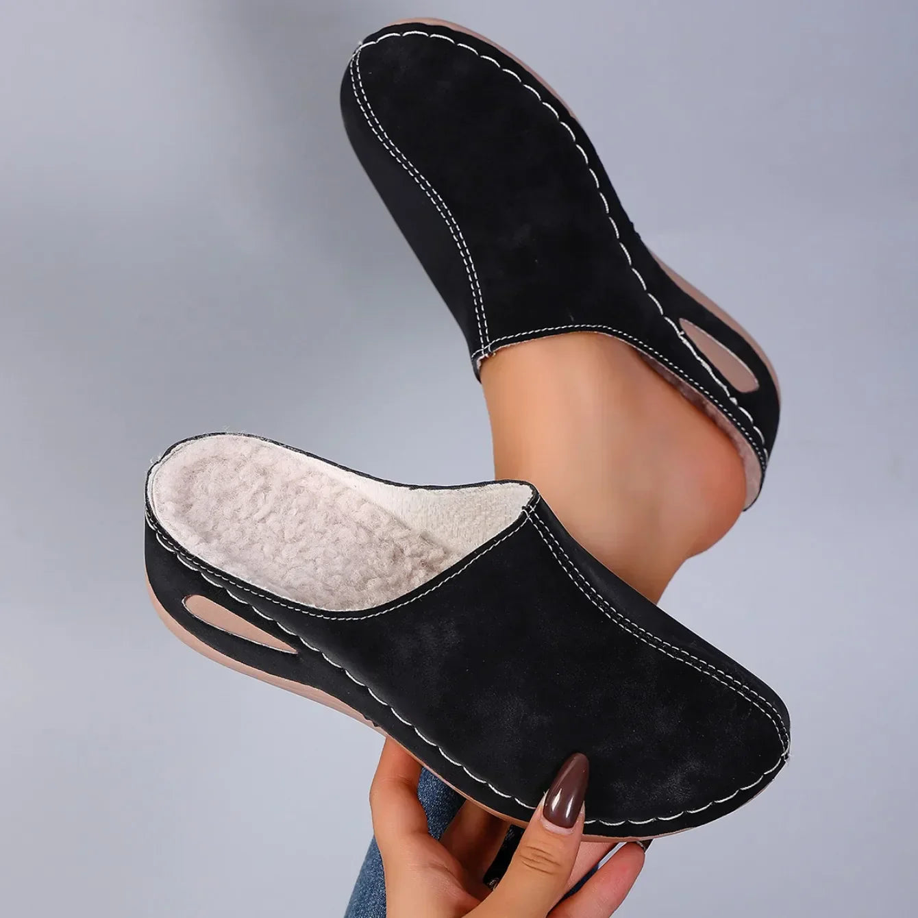 Orthopaedic Slippers with Daily Comfort and Timeless Home Style