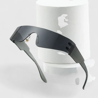 Skyllarr | Elegant Sunglasses