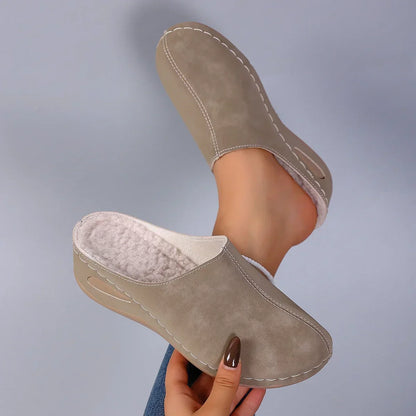 Orthopaedic Slippers with Daily Comfort and Timeless Home Style