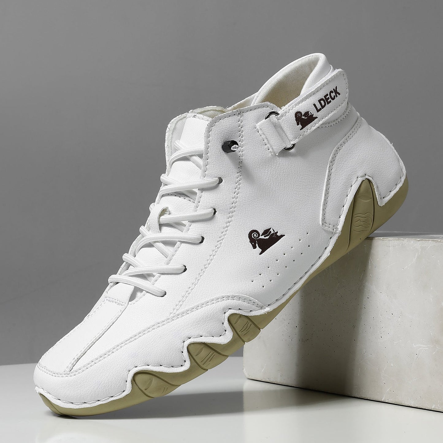 Waterproof and breathable orthopedic shoes