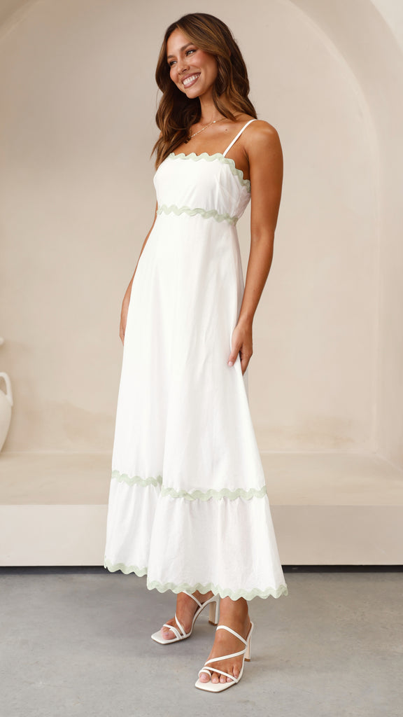 CLARA | LONG DRESS THAT HIGHLIGHTS SUMMER FEMININITY